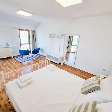 Umag Seafront Seaview Center Apartments Old Town 1,2,3,4 By Rentistra Exterior photo