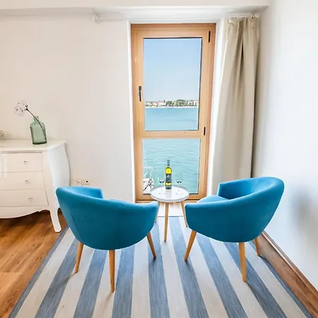 Umag Seafront Seaview Center Apartments Old Town 1,2,3,4 By Rentistra Exterior photo