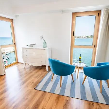 Umag Seafront Seaview Center Apartments Old Town 1,2,3,4 By Rentistra Exterior photo