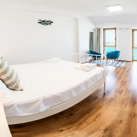 Umag Seafront Seaview Center Apartments Old Town 1,2,3,4 By Rentistra Exterior photo