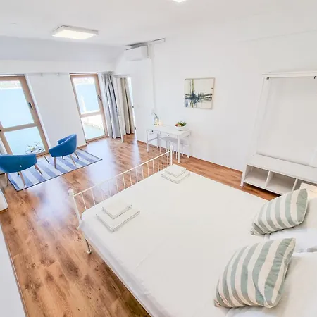 Umag Seafront Seaview Center Apartments Old Town 1,2,3,4 By Rentistra Exterior photo