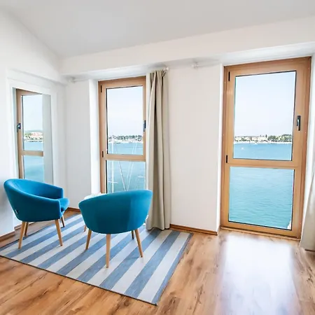 Umag Seafront Seaview Center Apartments Old Town 1,2,3,4 By Rentistra Exterior photo