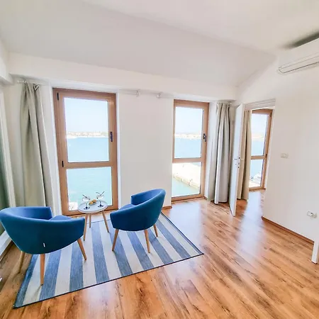 Umag Seafront Seaview Center Apartments Old Town 1,2,3,4 By Rentistra Exterior photo