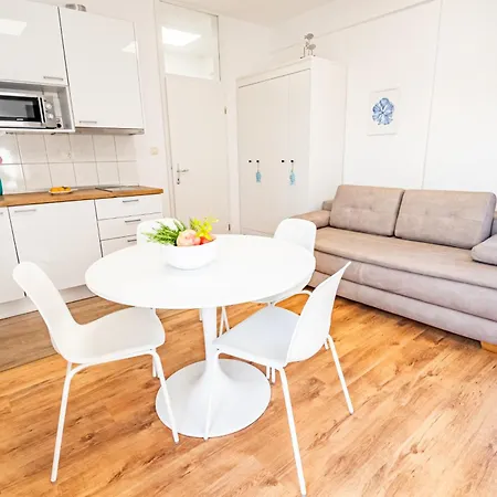 Umag Seafront Seaview Center Apartments Old Town 1,2,3,4 By Rentistra Exterior photo