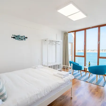 Umag Seafront Seaview Center Apartments Old Town 1,2,3,4 By Rentistra Exterior photo