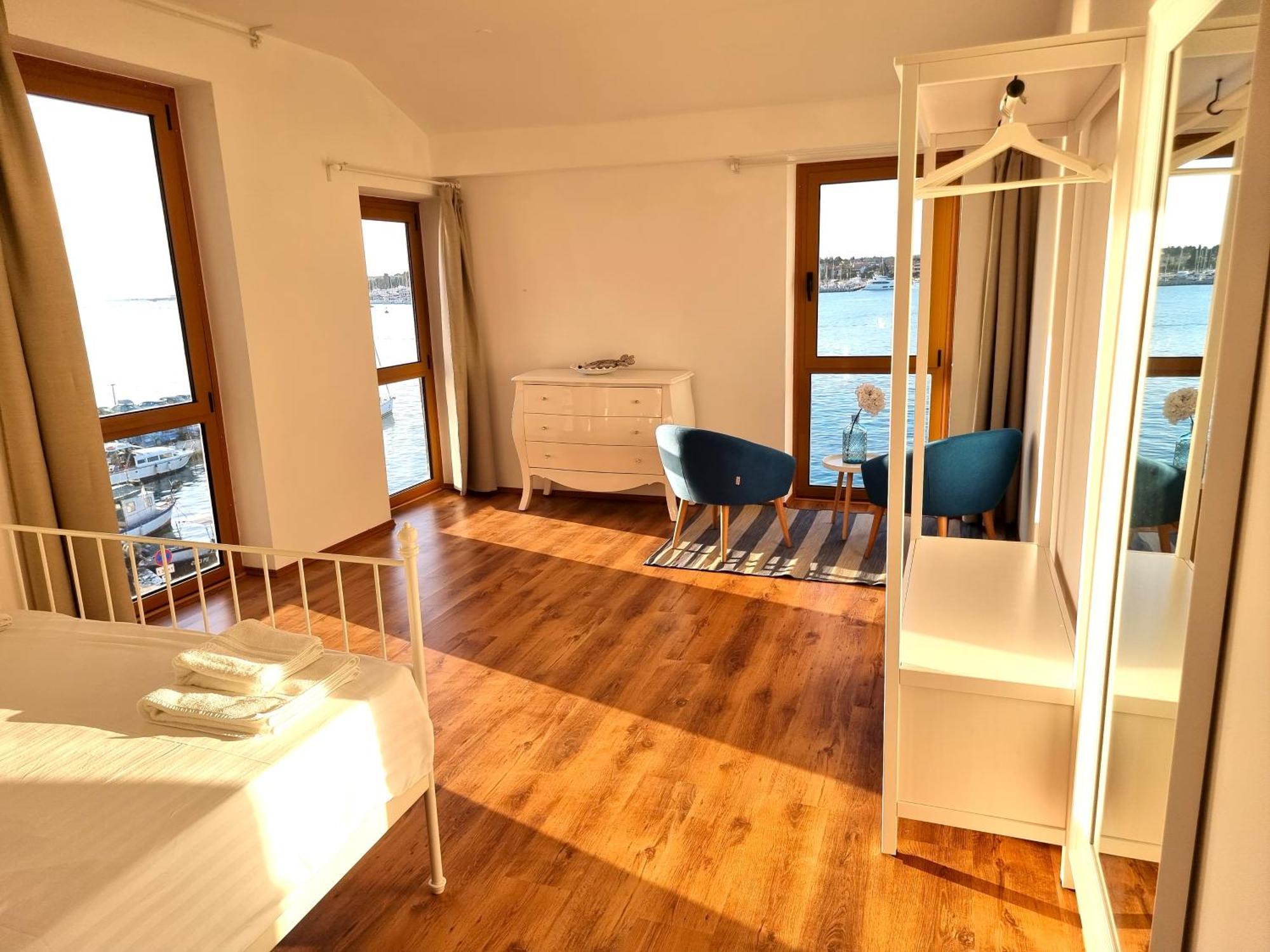 Seafront Seaview Center Old Town 1,2,3,4 By Rentistra Apartment *