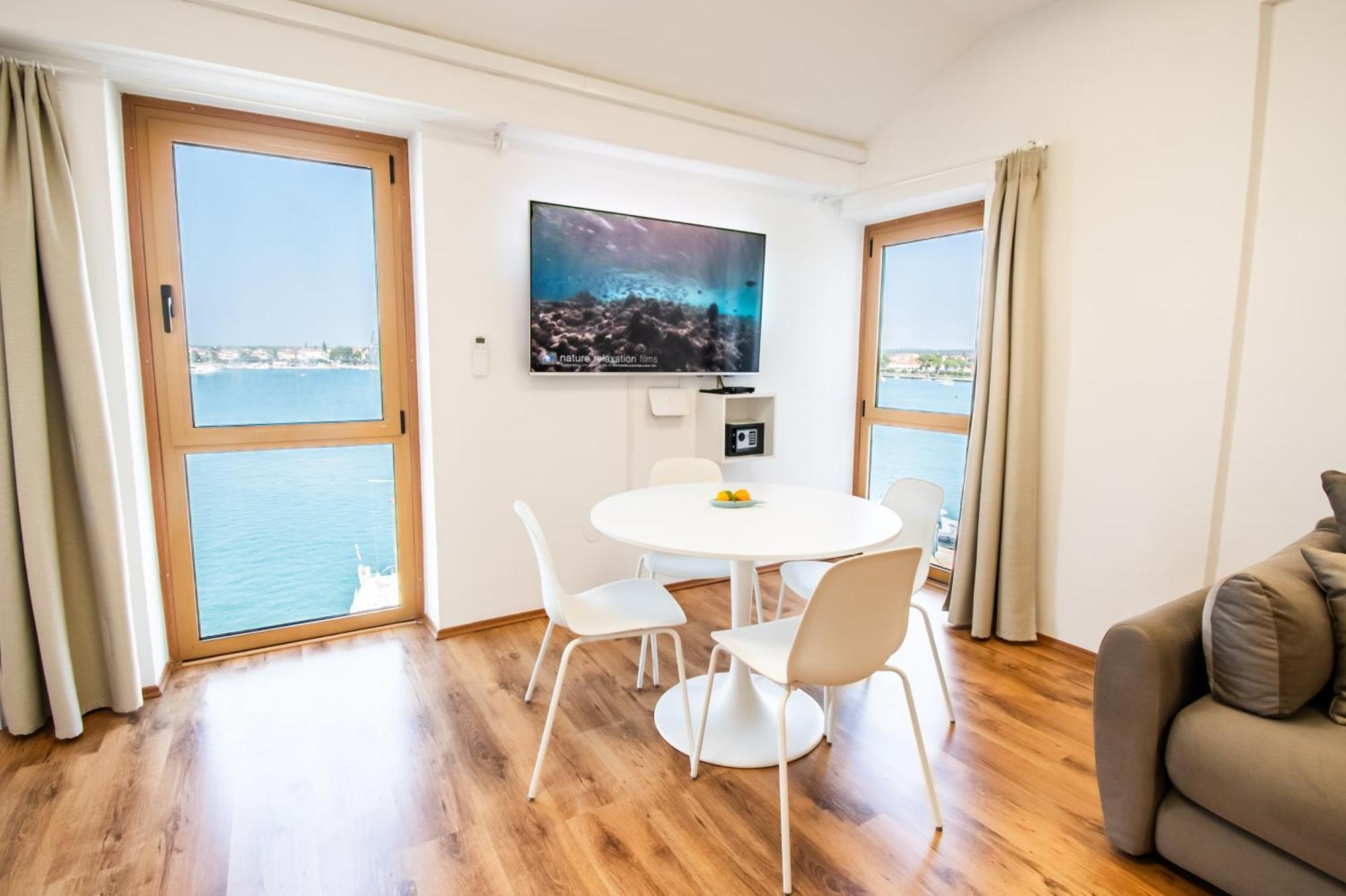 Seafront Seaview Center Old Town 1,2,3,4 By Rentistra