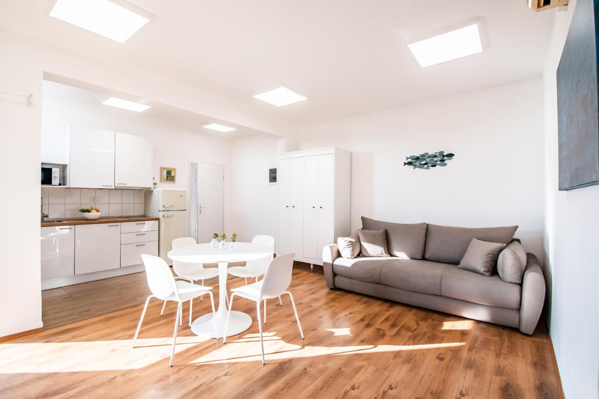 Seafront Seaview Center Old Town 1,2,3,4 By Rentistra Apartment *