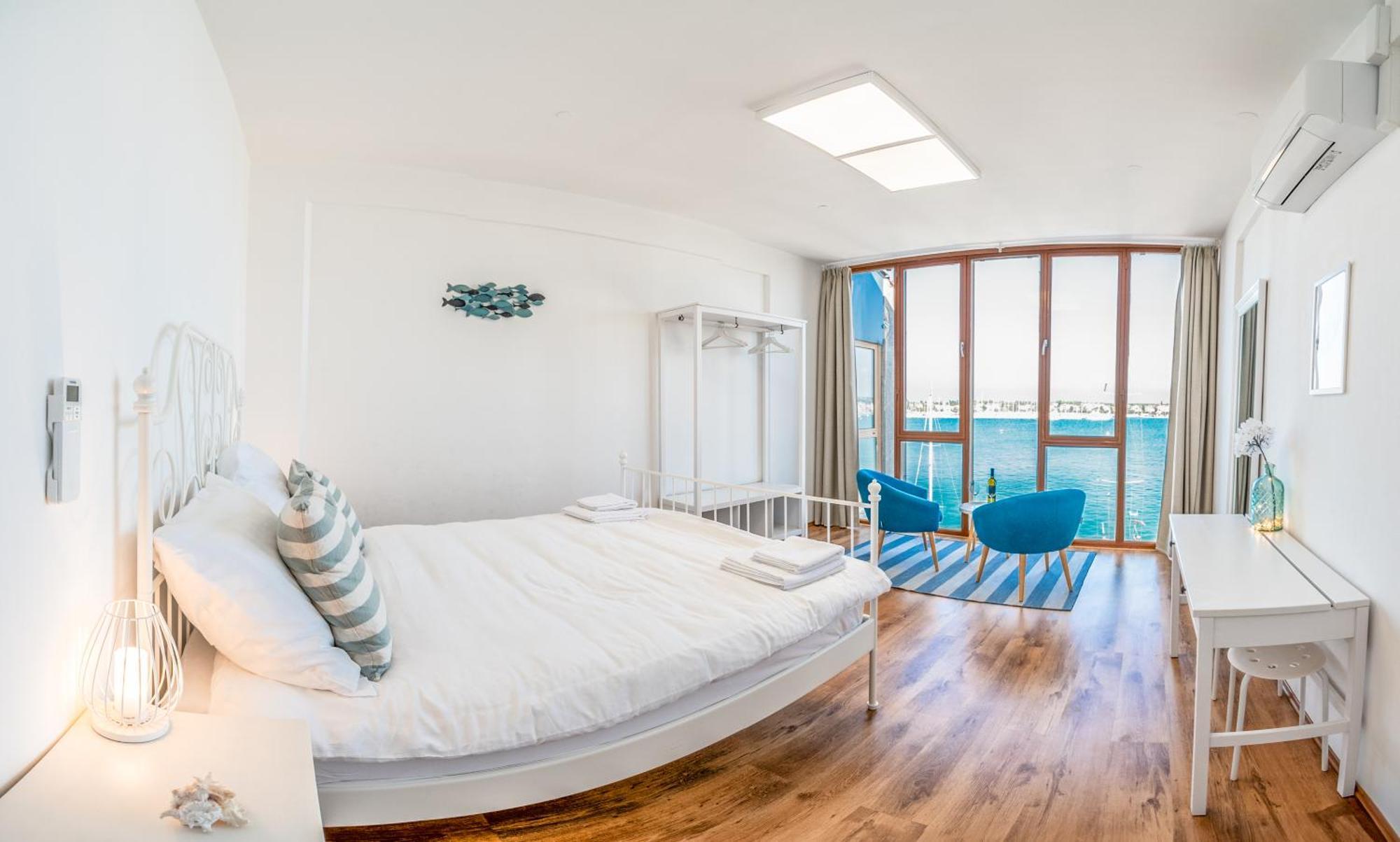 Apartment Seafront Seaview Center Old Town 1,2,3,4 By Rentistra *