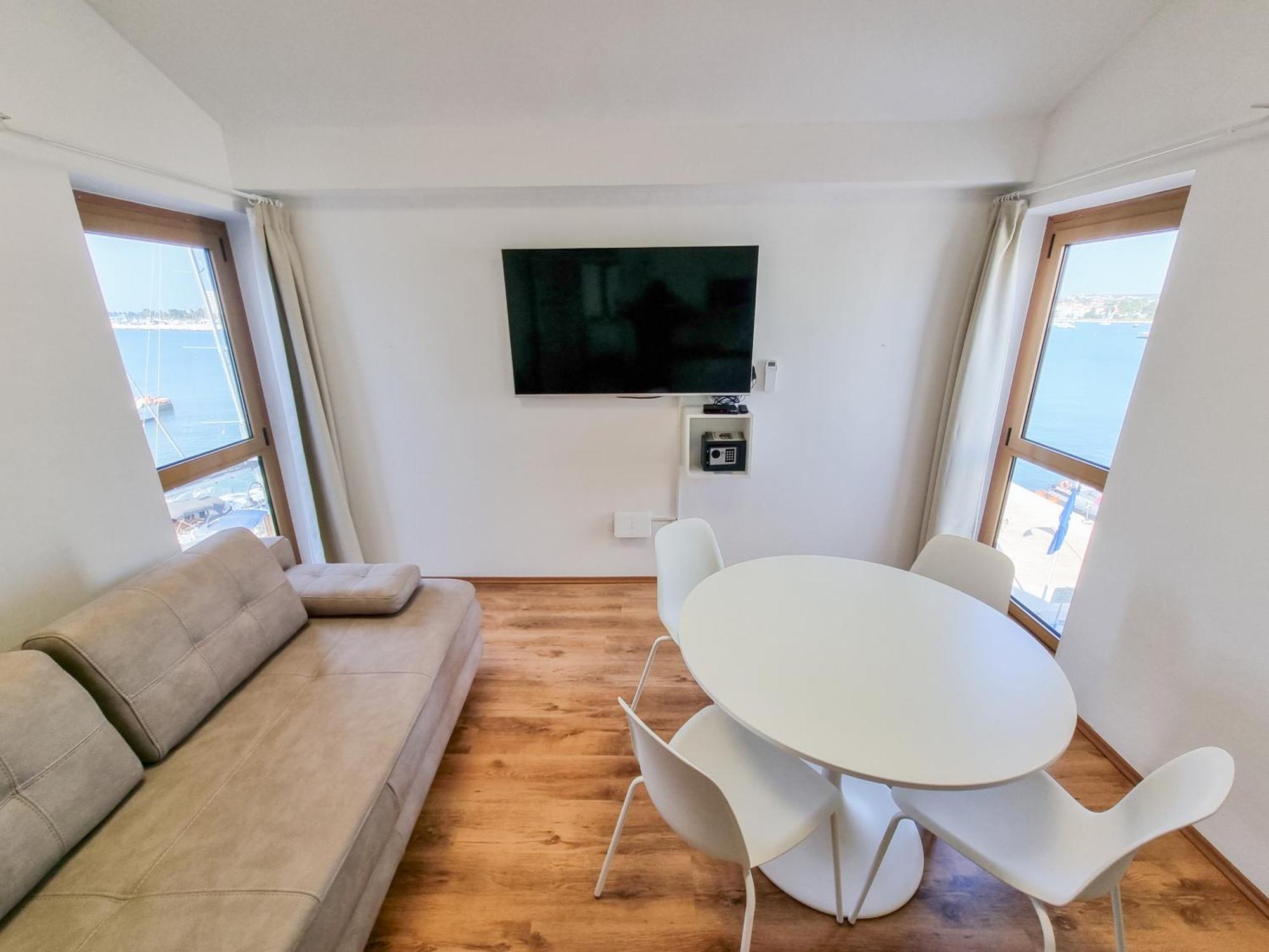 Seafront Seaview Center Old Town 1,2,3,4 By Rentistra