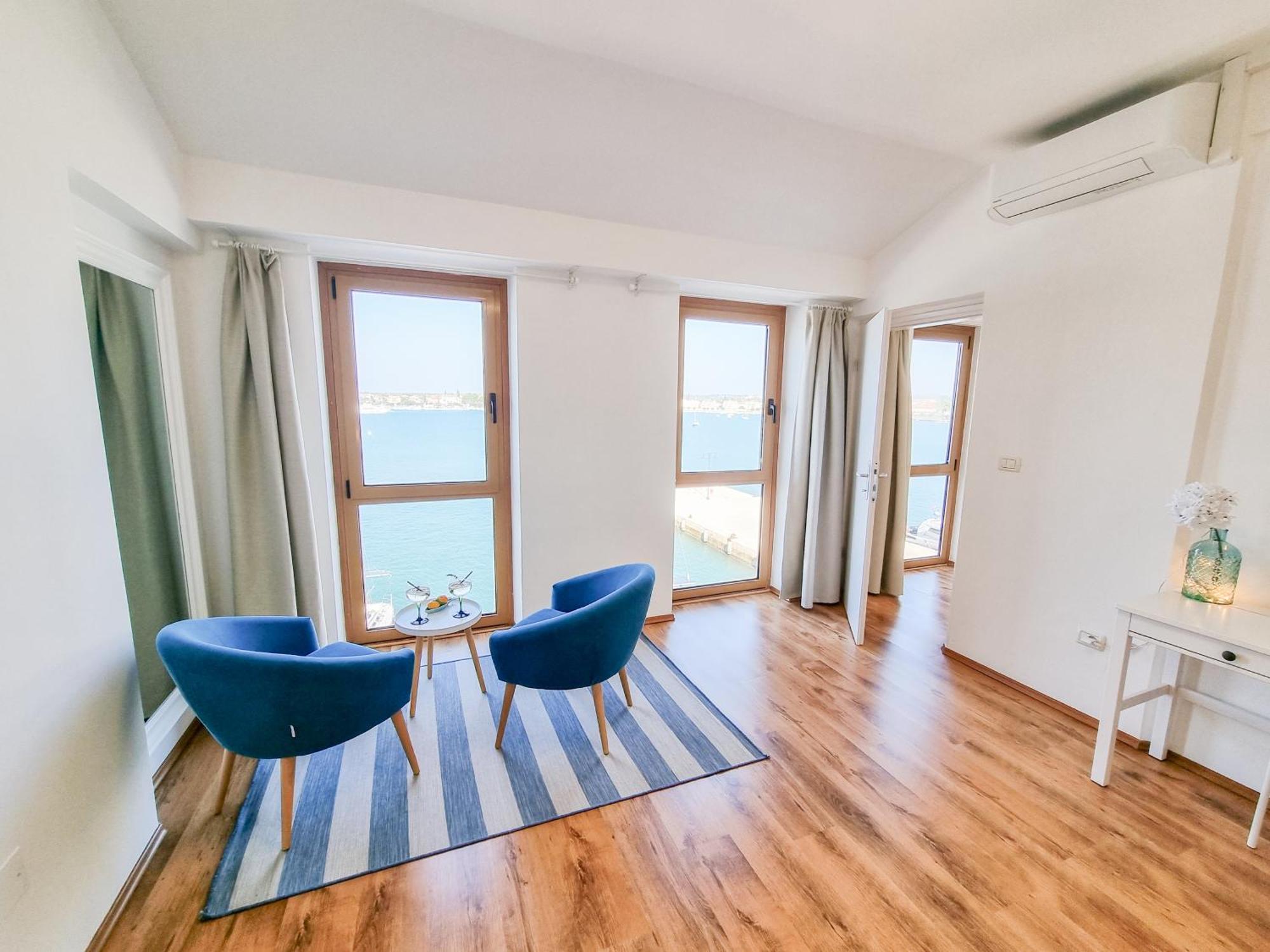 Apartment Seafront Seaview Center Old Town 1,2,3,4 By Rentistra