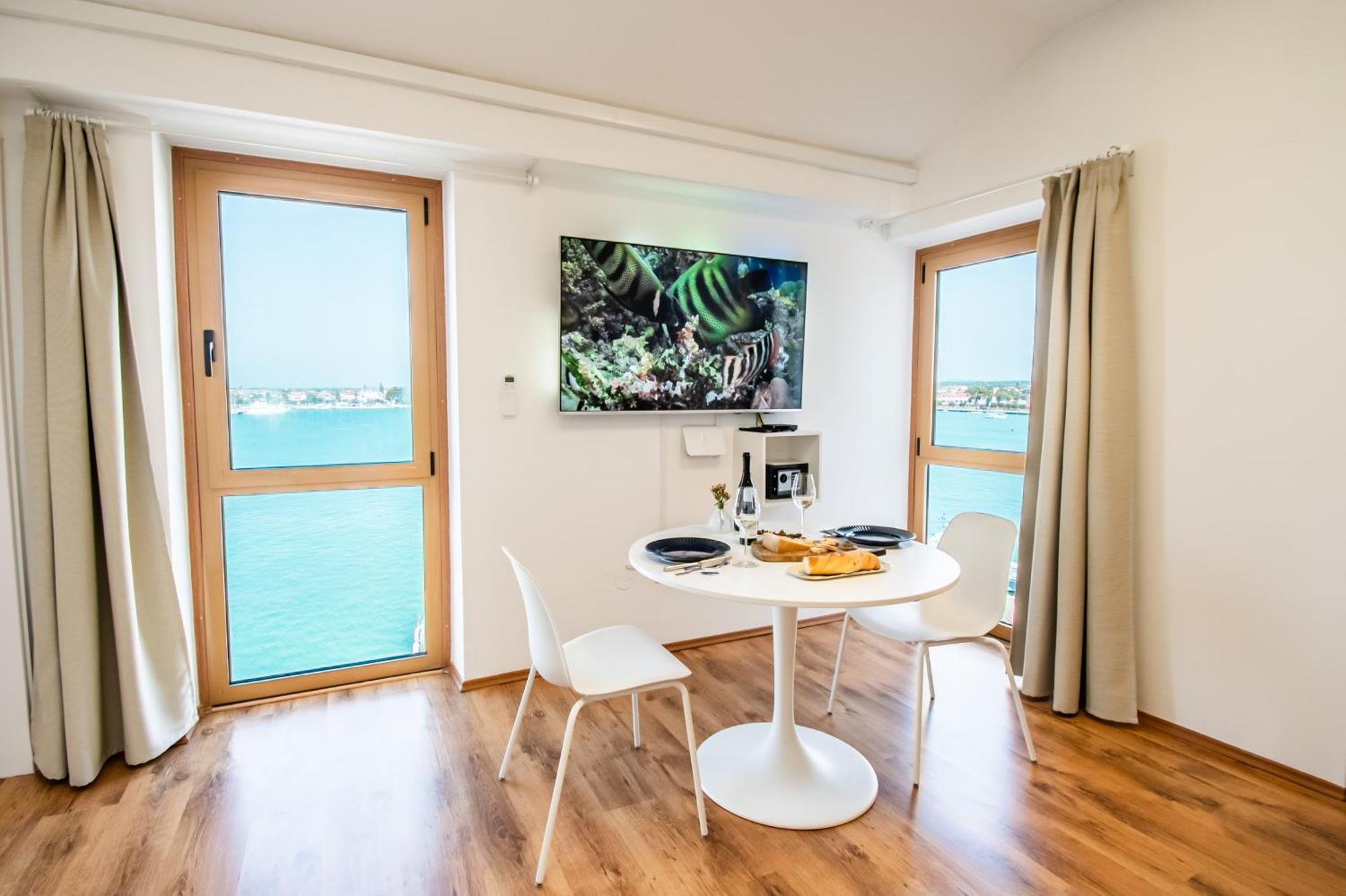 Apartment Seafront Seaview Center Old Town 1,2,3,4 By Rentistra Umag